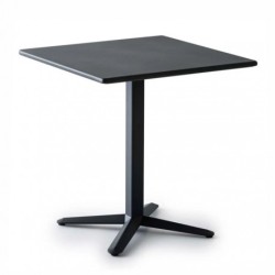 Mesa Arket 70x70 cm para usos exterior e interior